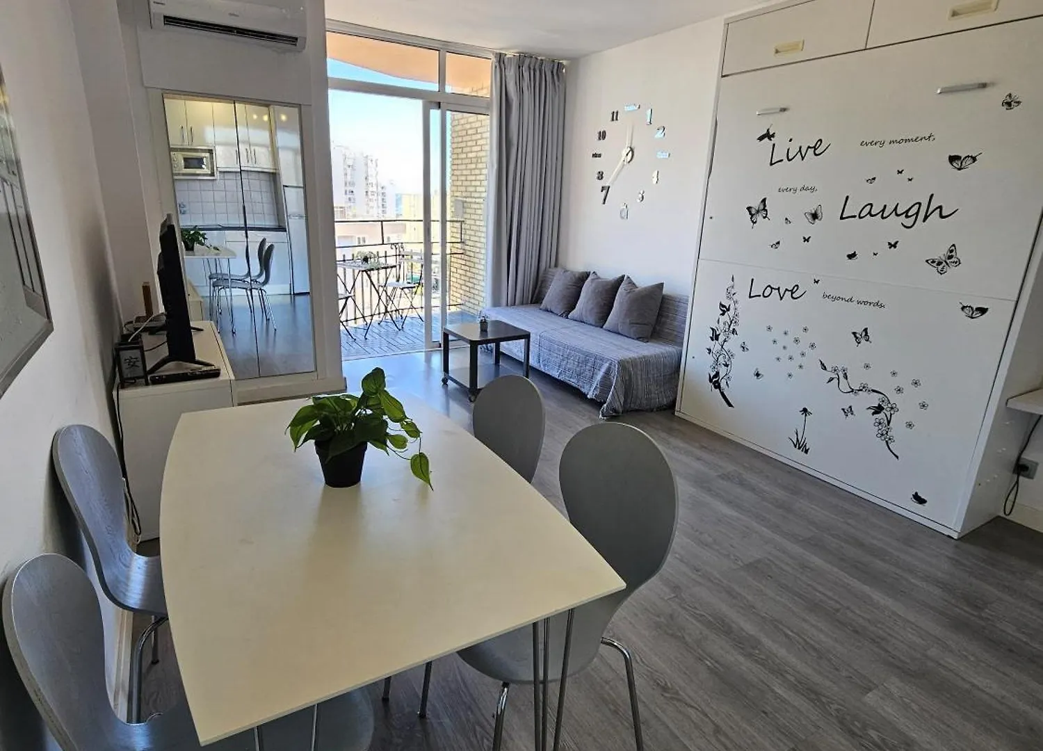 Apartment Fantastico Estudio Amplia Terraza Y Vistas Al Mar Benalmadena Spain