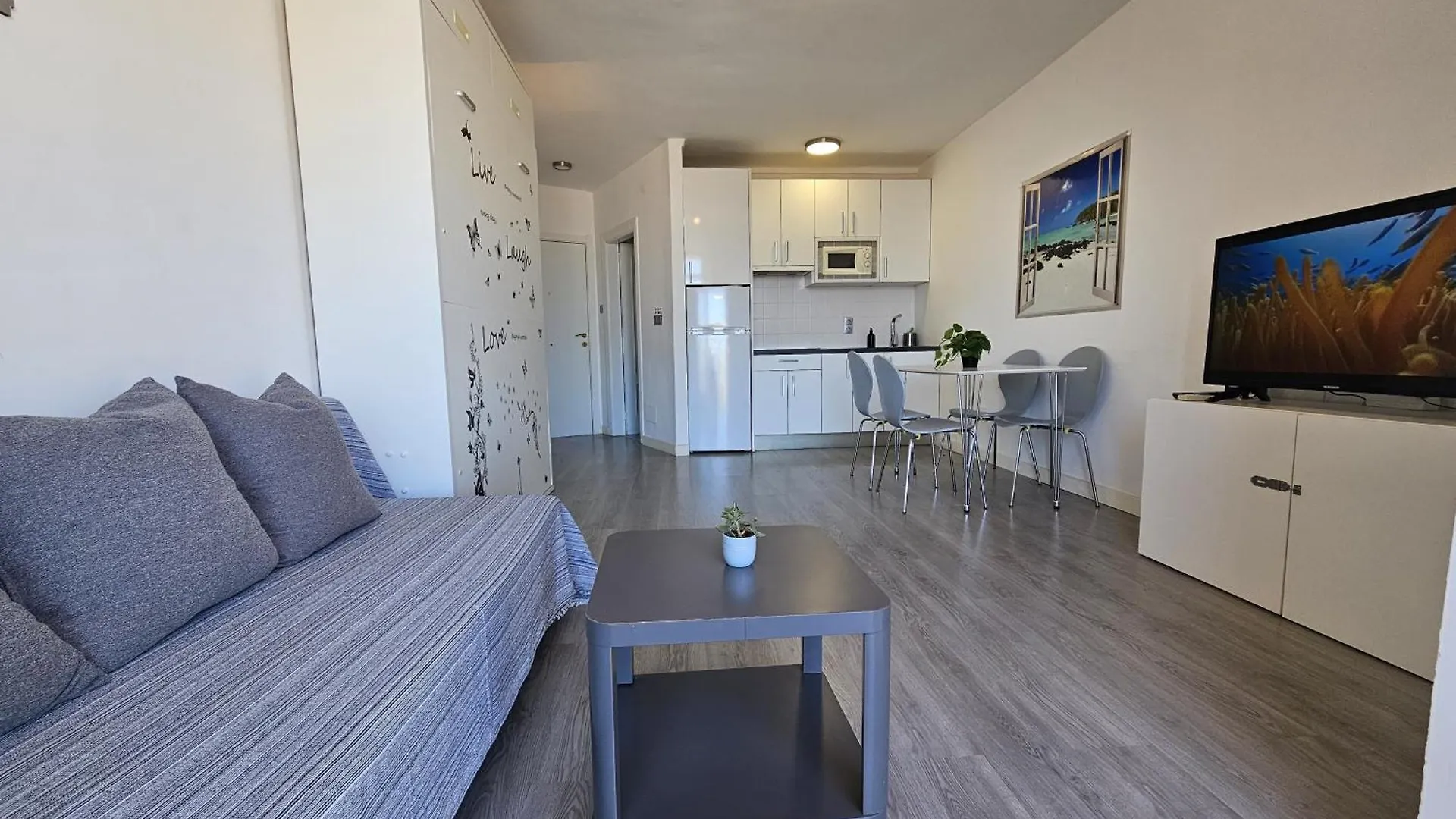 Apartment Fantastico Estudio Amplia Terraza Y Vistas Al Mar Benalmadena Spain