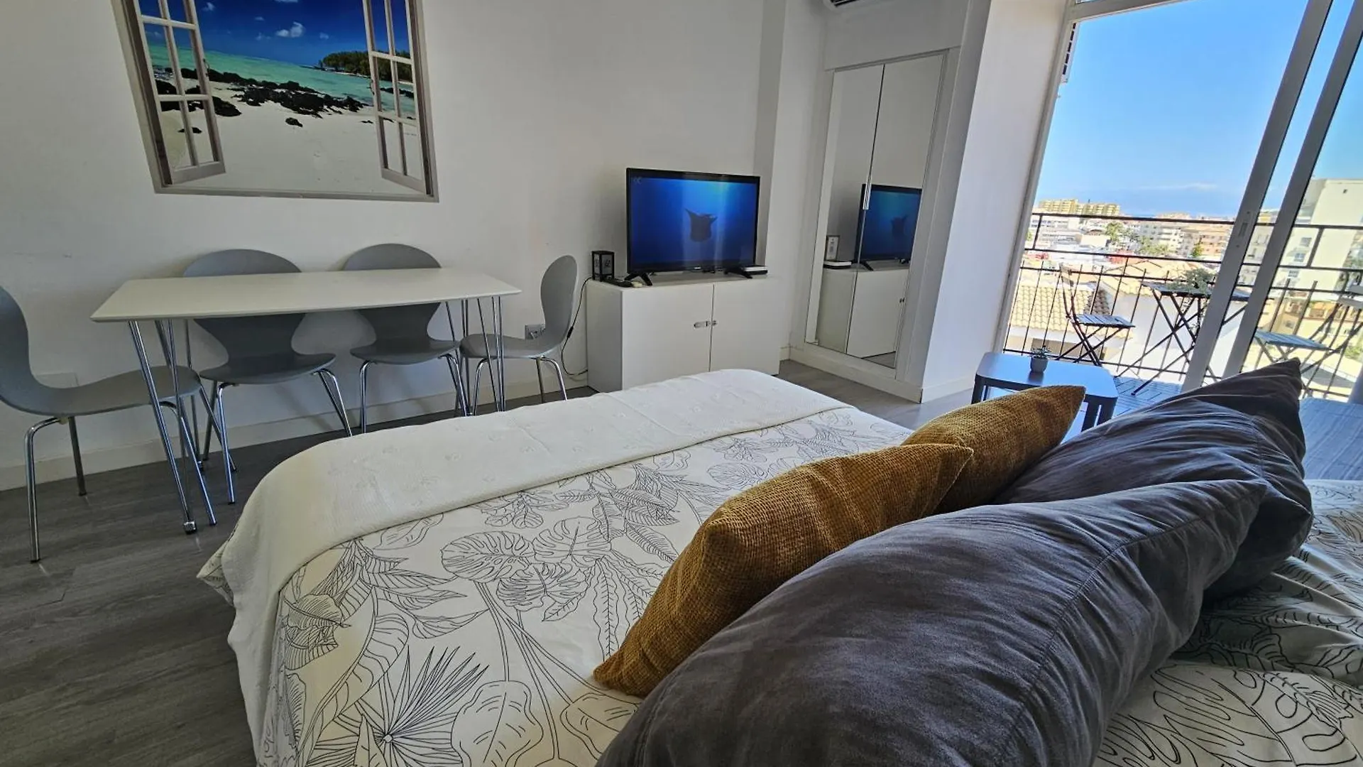 Fantastico Estudio Amplia Terraza Y Vistas Al Mar Benalmadena 0*,  Spain
