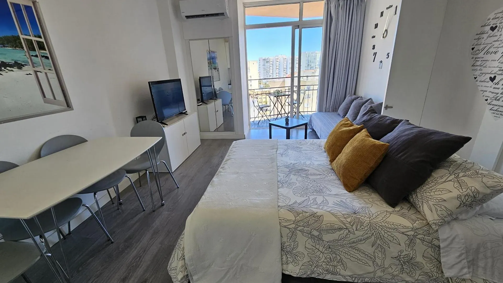 Fantastico Estudio Amplia Terraza Y Vistas Al Mar Benalmádena